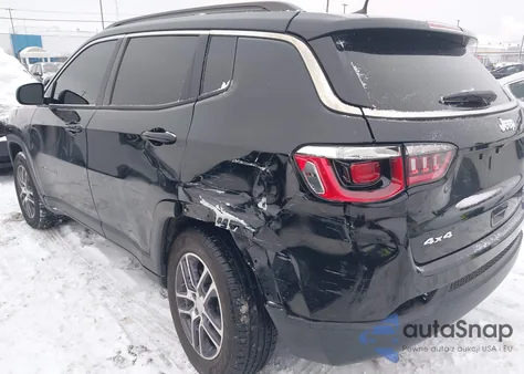 2018 Jeep Compass Latitude 4X4 из США, поврежденный, VIN 3C4NJDBB5JT161425